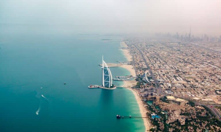 Dubai, Emirados Árabes Unidos. Foto: Christoph Schulz/Unsplash