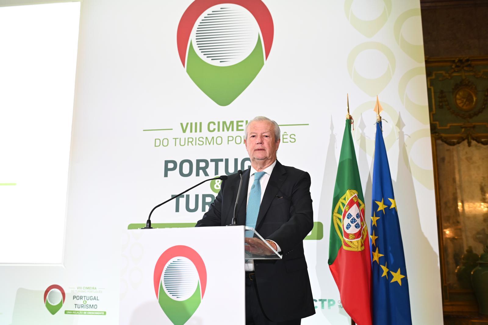 Francisco Calheiros, presidente da Confederação do Turismo de Portugal (CTP), na sessão de abertura da VIII Cimeira do Turismo Português.